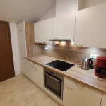 Beethoven Küche mit HErd und Kühlschrank thumbnail