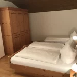 Beethoven Schlafzimmer mit Kleiderkasten thumbnail