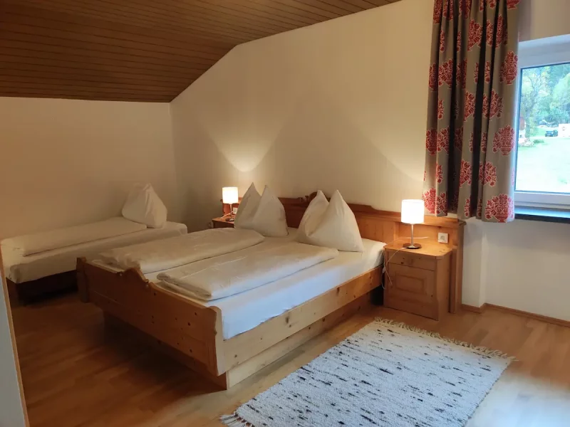 Beethoven Schlafzimmer mit Doppelbett